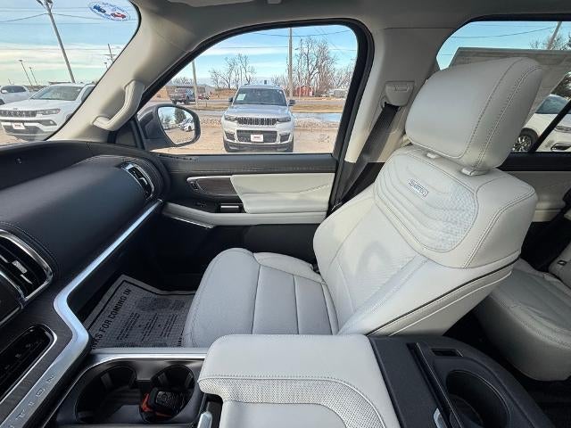 2025 Ford Expedition Max Platinum 4x4