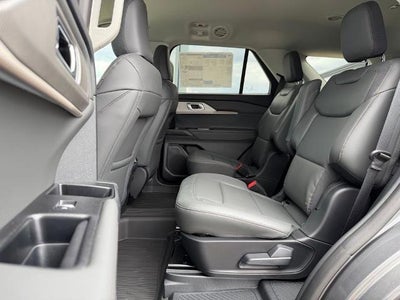 2026 Ford Explorer Active w/100A Pkg 4WD