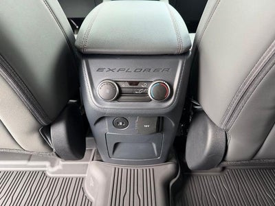 2026 Ford Explorer Active w/100A Pkg 4WD