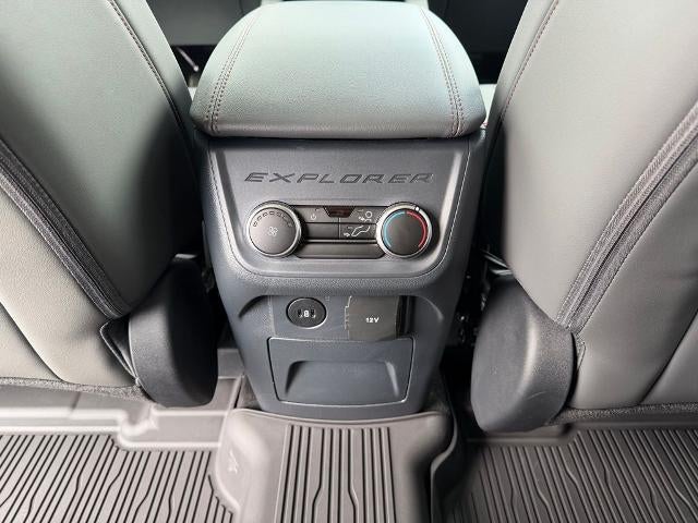 2026 Ford Explorer Active w/100A Pkg 4WD