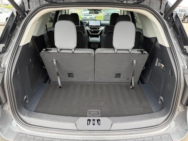 2026 Ford Explorer Active w/100A Pkg 4WD