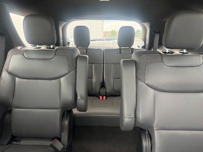 2027 Ford Explorer Active w/200A Pkg 4WD