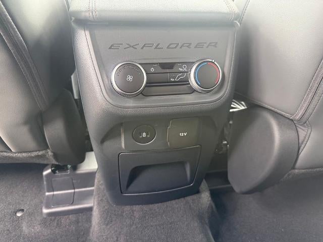 2027 Ford Explorer Active w/200A Pkg 4WD