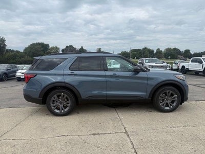 2027 Ford Explorer Active w/200A Pkg 4WD
