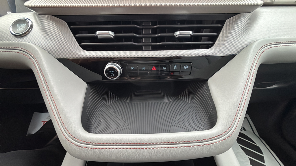 2026 Ford Explorer Active w/100A Pkg 4WD