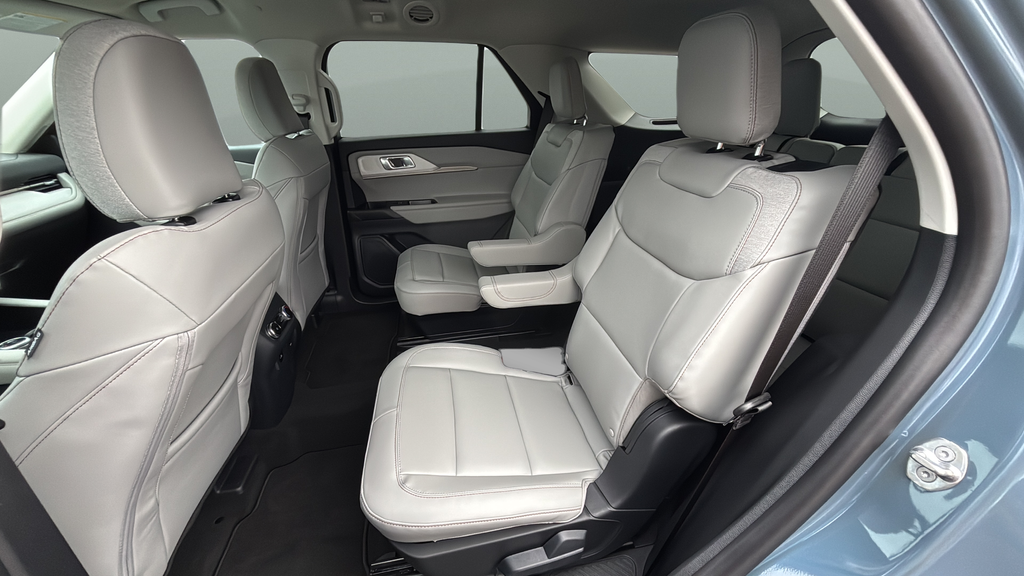 2026 Ford Explorer Active w/100A Pkg 4WD