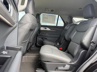 2026 Ford Explorer Active w/100A Pkg 4WD