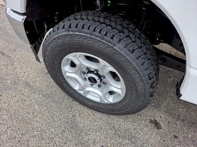 2027 Ford Super Duty F-350 SRW XLT 4WD Reg Cab 8' Box