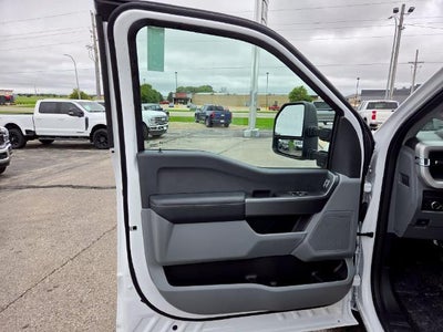 2027 Ford Super Duty F-350 SRW XLT 4WD Reg Cab 8' Box