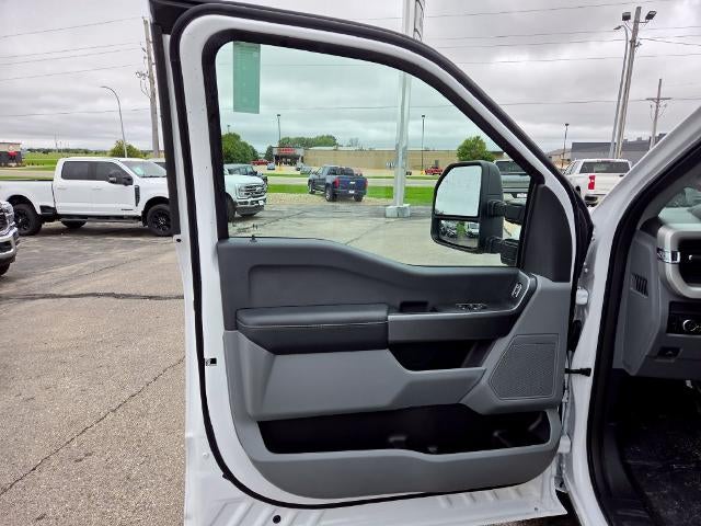 2027 Ford Super Duty F-350 SRW XLT 4WD Reg Cab 8' Box