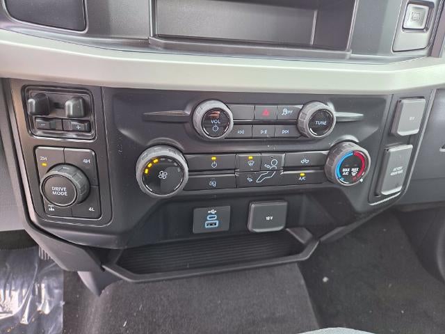 2027 Ford Super Duty F-350 SRW XLT 4WD Reg Cab 8' Box