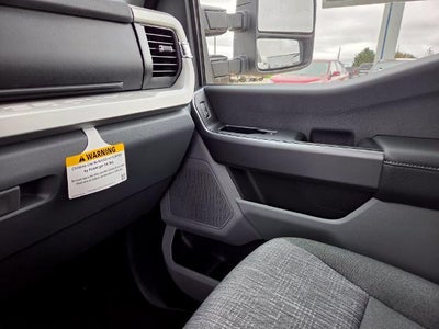 2027 Ford Super Duty F-350 SRW XLT 4WD Reg Cab 8' Box