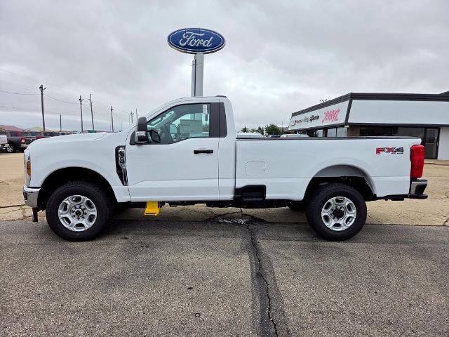 2027 Ford Super Duty F-350 SRW XLT 4WD Reg Cab 8' Box