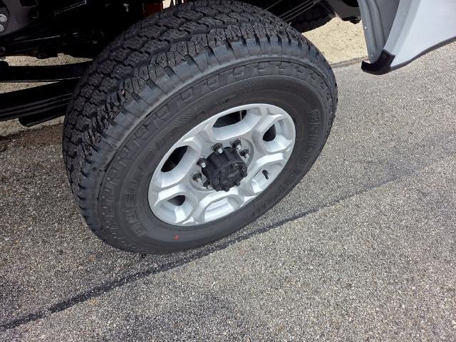 2027 Ford Super Duty F-350 SRW XLT 4WD Reg Cab 8' Box