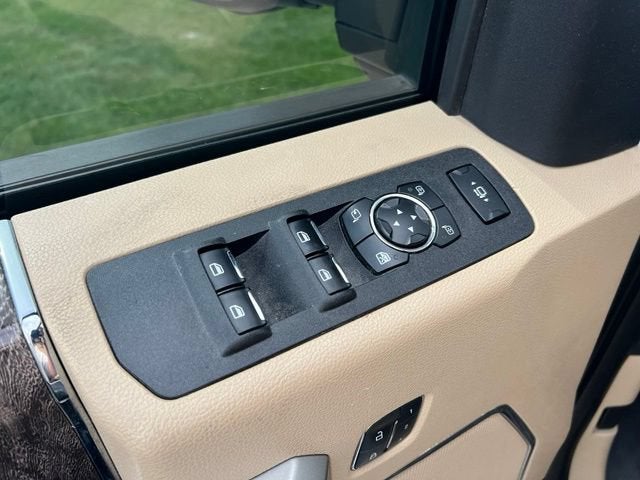 2017 Ford Super Duty F-250 SRW Lariat