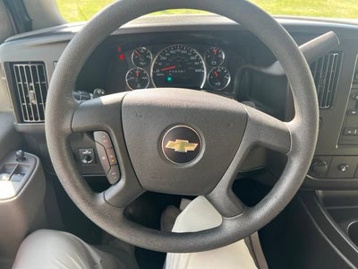 2024 Chevrolet Express Passenger 3500 1LT
