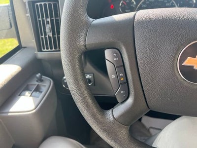 2024 Chevrolet Express Passenger 3500 1LT