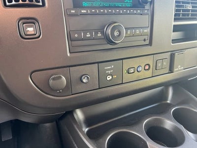 2024 Chevrolet Express Passenger 3500 1LT