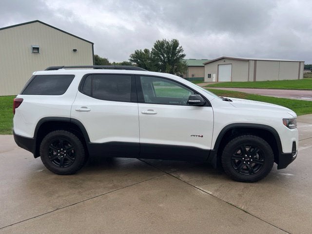 2023 GMC Acadia AT4