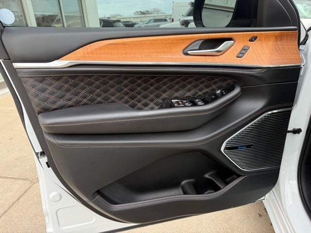 2023 Jeep Grand Cherokee L Summit