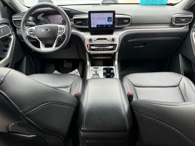 2023 Ford Explorer XLT 202A