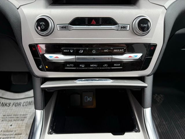 2023 Ford Explorer XLT 202A