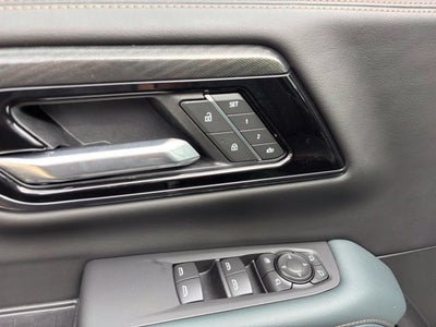 2025 GMC Yukon XL AT4