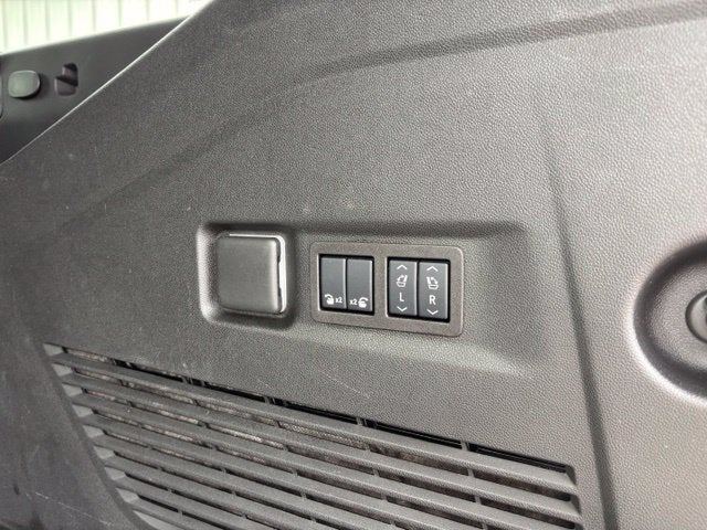 2025 GMC Yukon XL AT4