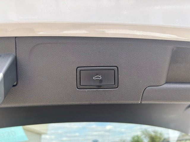 2023 Volkswagen Atlas Cross Sport 3.6L V6 SEL R-Line