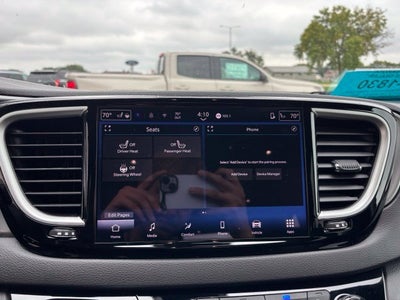 2025 Chrysler Pacifica Select