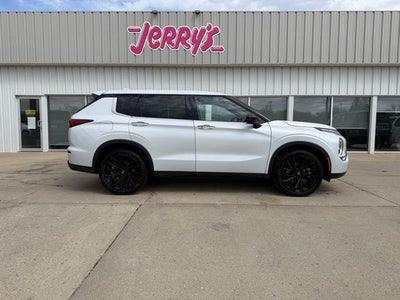 2023 Mitsubishi Outlander SE Black Edition