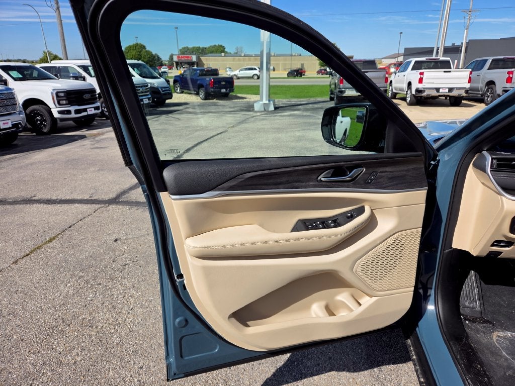 2027 Jeep Grand Cherokee Limited