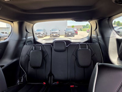 2027 Chrysler Pacifica Limited