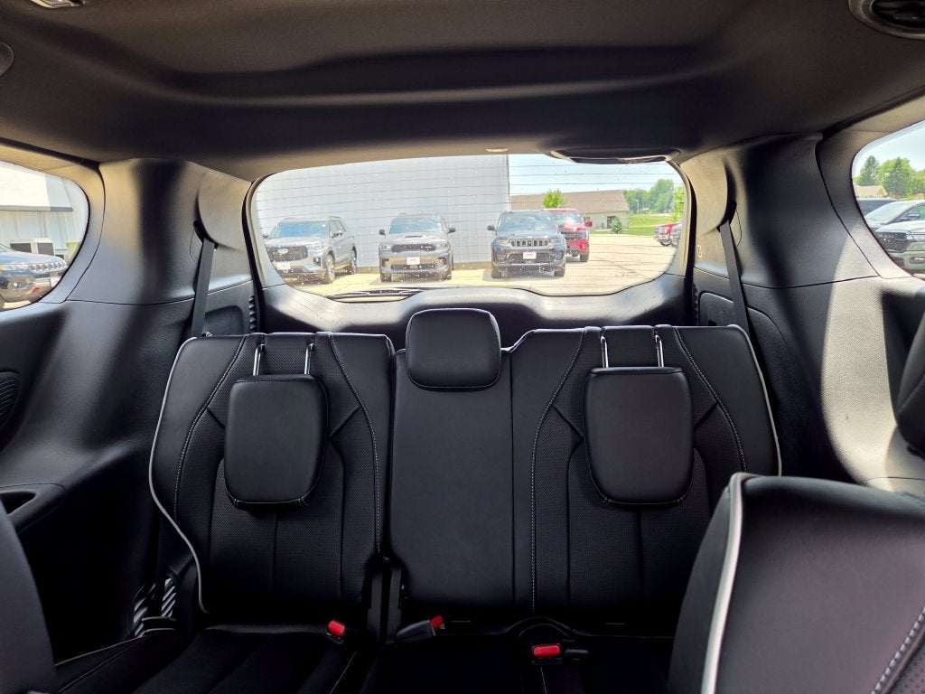 2027 Chrysler Pacifica Limited