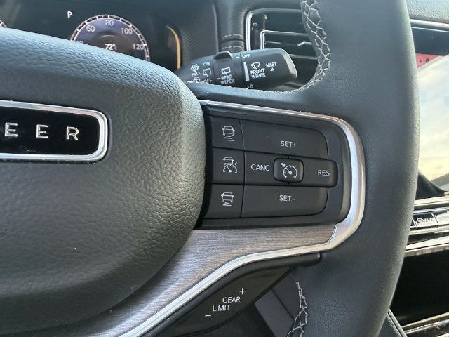 2025 Jeep Wagoneer L Base