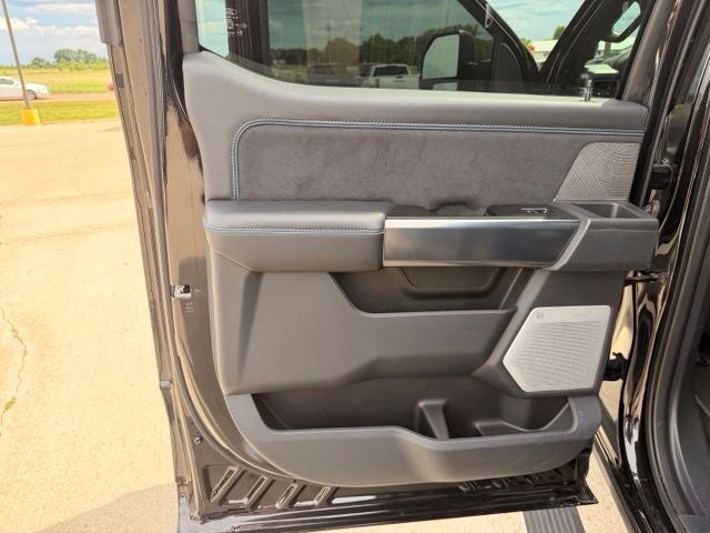 2025 Ford F-250SD Platinum 6 3/4 Ft Box