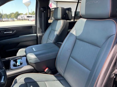 2025 GMC Yukon XL AT4