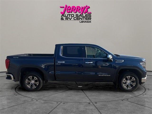 2022 GMC Sierra 1500 SLT Short Box