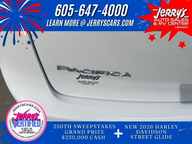 2025 Chrysler Pacifica Select