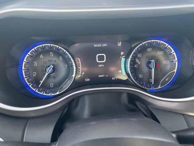 2025 Chrysler Pacifica Select