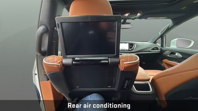 2024 Chrysler Pacifica Hybrid Pinnacle