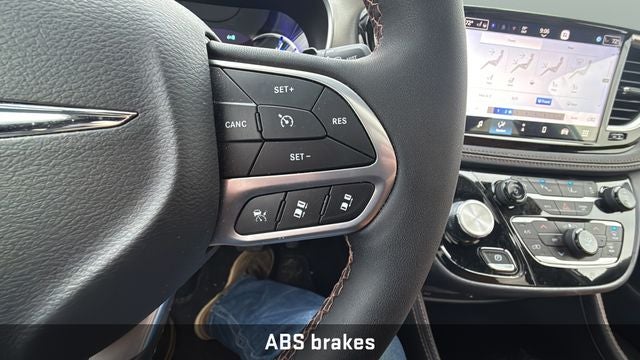 2024 Chrysler Pacifica Hybrid Pinnacle