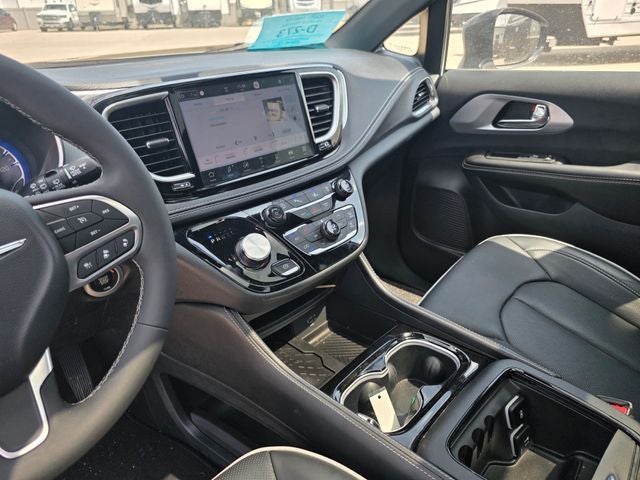 2026 Chrysler Pacifica Limited AWD
