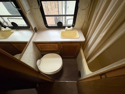 1991 Fleetwood Bounder 34S