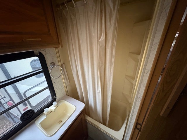 1991 Fleetwood Bounder 34S