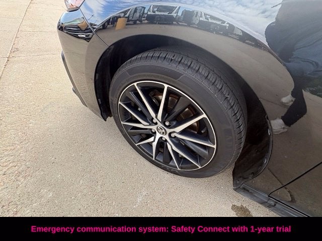 2022 Toyota Camry Hybrid SE