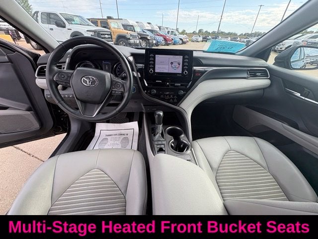 2022 Toyota Camry Hybrid SE