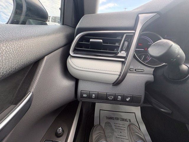2022 Toyota Camry Hybrid SE