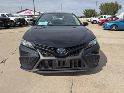 2022 Toyota Camry Hybrid SE