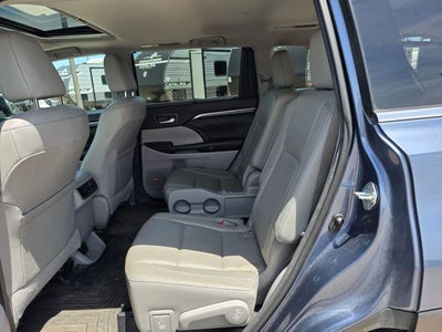 2016 Toyota Highlander Base